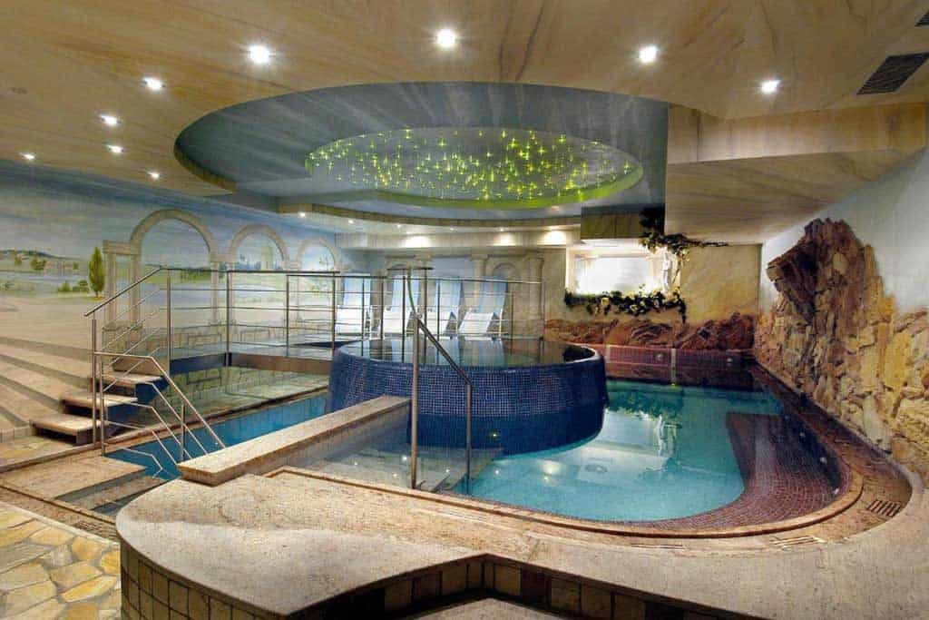 Hotel Adler Andalo piscina interna