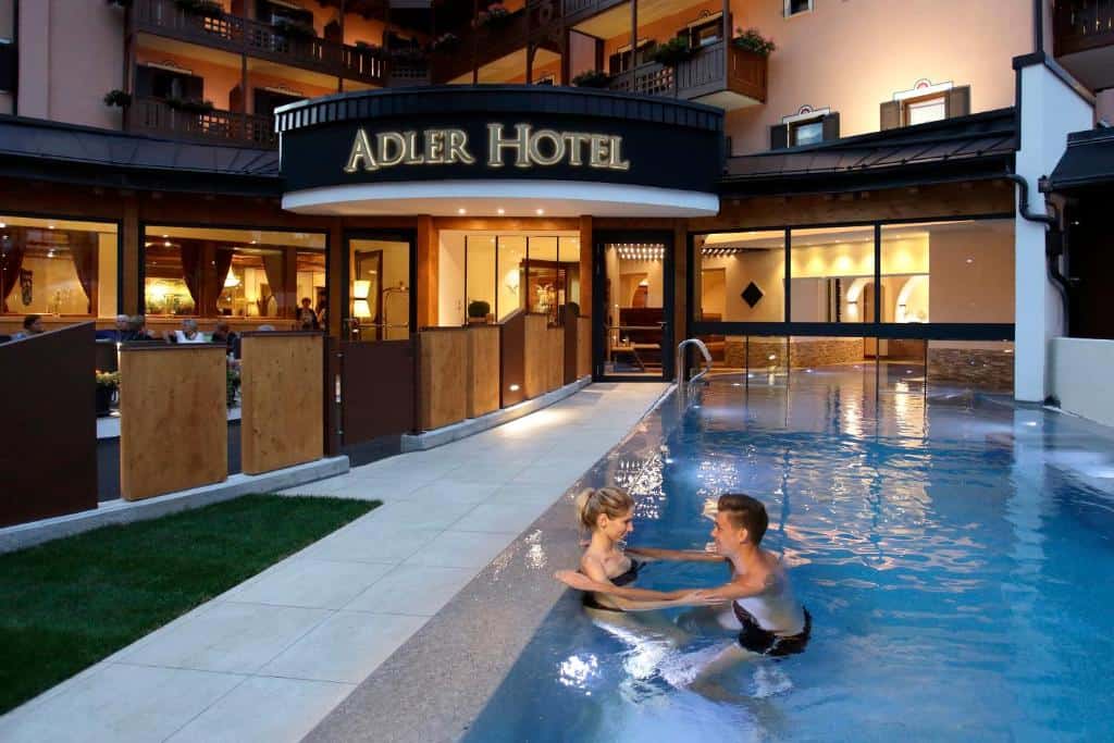 Hotel Adler Andalo piscina