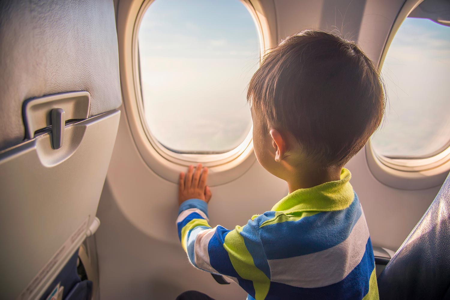 aerei per adulti, voli per soli adulti, aerei child free