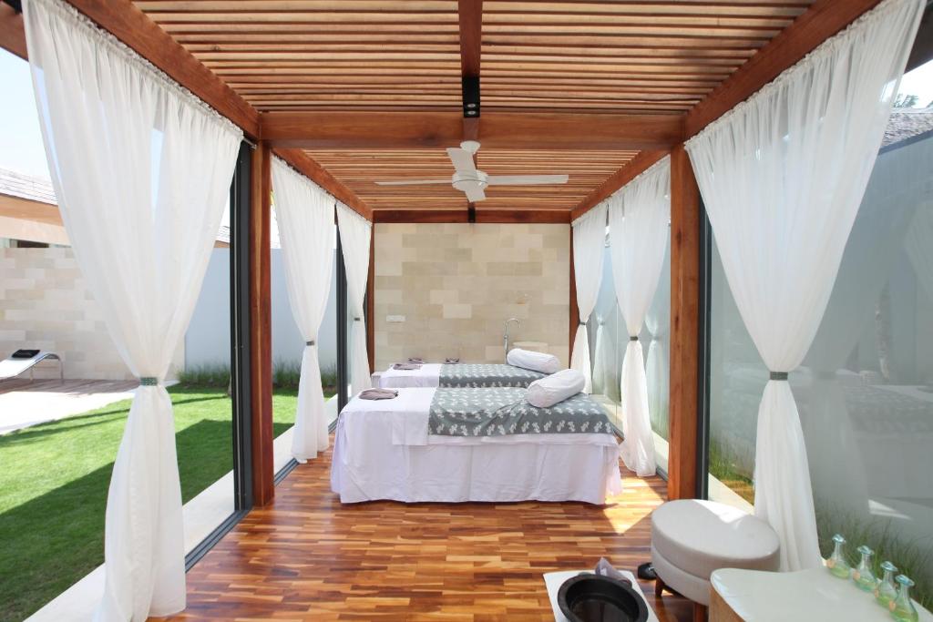 One Eleven gazebo massaggi