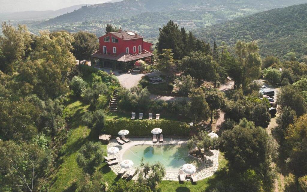 https://www.hotelperadulti.it/my_content/uploads/2023/04/Be-Vedetta-Relais-Glamping-piscina-1024x640.jpeg