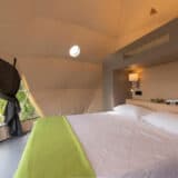 Glamping Lago di Garda la Rocca a Bardolino: tenda con letto matrimoniale
